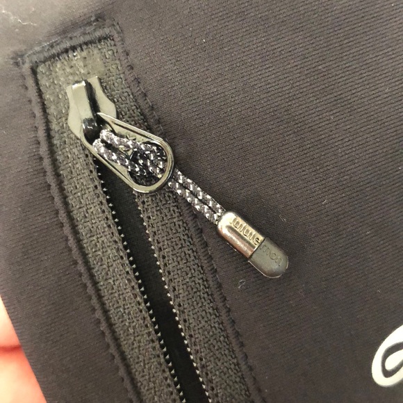 LULULEMON ATHLETICA BLACK LEGGINGS SIZE - 2 - Picture 8 of 8